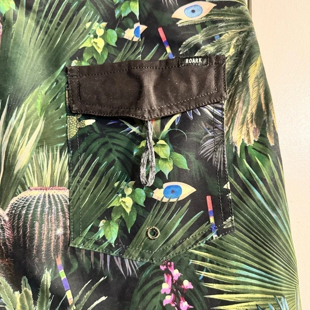 ROARK MEN'S CHILLER JARDIN OASIS 17”Boardshorts Size 28 Swimwear Resortwear